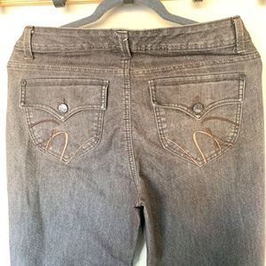 Gloria  Vanderbilt Isadora Bootcut Jeans in size 8